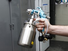 Guida: Verniciare la moto a casa